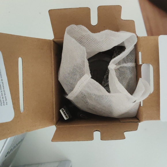 Sony SRS-XB13 Extra BASS Wireless Portable Speaker IP67 Waterproof Bluetooth - Picture 3 of 5